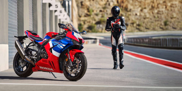 Honda Fireblade Review